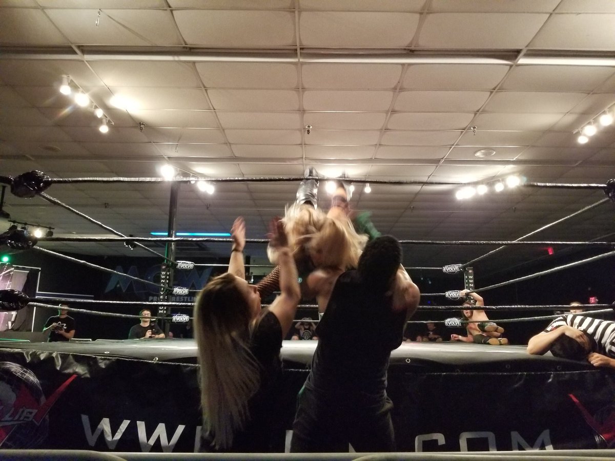 DaniJordyn's tweet photo. So much fun joining the squad on #EVOLVE112 #EVOLVE113 !!! https://t.co/PHkIQFAmlq