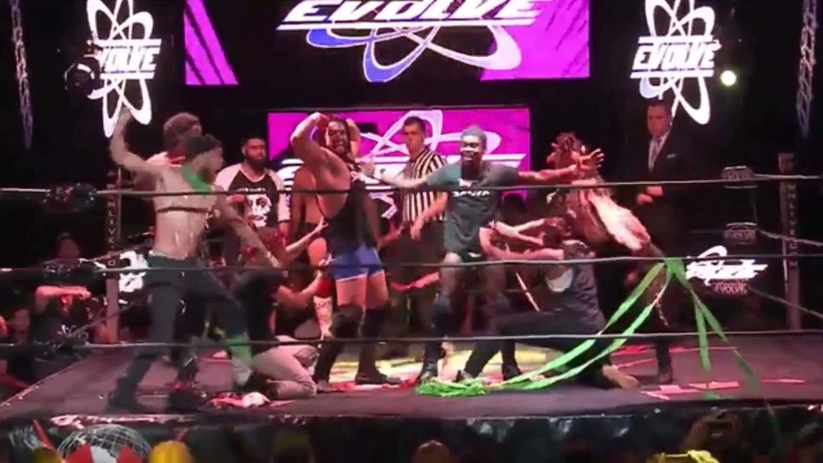 DaniJordyn's tweet photo. So much fun joining the squad on #EVOLVE112 #EVOLVE113 !!! https://t.co/PHkIQFAmlq