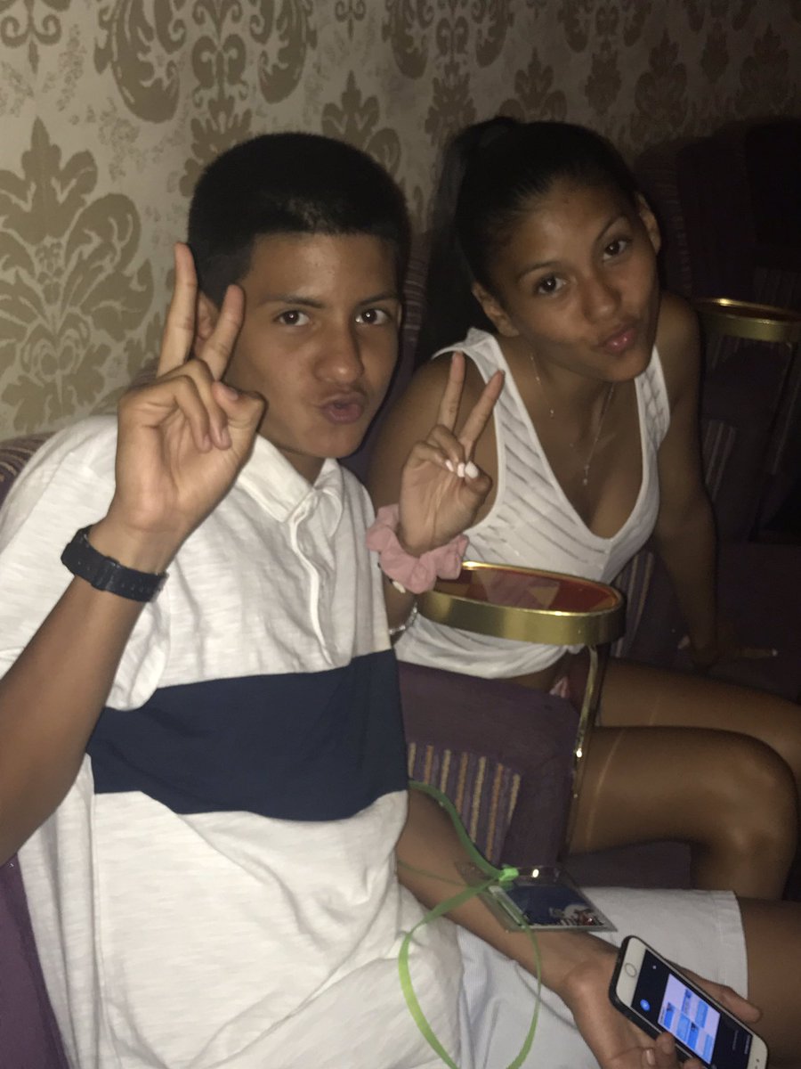 daniaisabel01's tweet photo. dis ma bruva and it's his birfday today !! ❤️❤️ https://t.co/xRWtgatQvt
