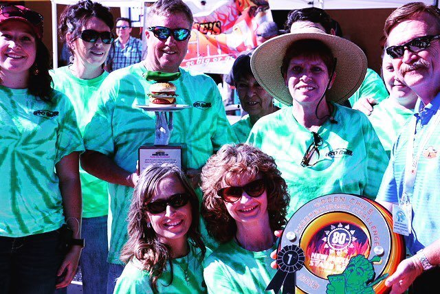 NMStateFair's tweet photo. Congratulations to Oso Grill in Capitan! Winners of the Judges’ Choice AND People’s Choice in the 80th New Mexico State Fair Green Chile Cook Off! #loveisinthefair #nmstatefair18 #greenchile #cheeseburgers #capitanNM #osogrill #winners https://t.co/vNoizcVyaA https://t.co/YNfeomqI6G