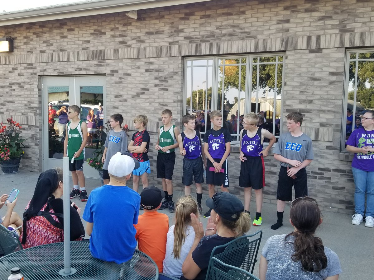 MrEhlersScience's tweet photo. HS boys results: Cinch K. 15th, Brett C. 10th, Brandon N. 1st. HS Girls results: Jordyn T. 9th, Brooklyn S. 7th, Amaris C. 4th, Hannah K. 3rd. JH boys results: Austin K. 14th, Dominic K. 8th. JH girls results: Violet N. 3rd, Peyton E. 2nd. @OvertonEagles #WeROverton #ECBuffs https://t.co/l32n1pIRKr