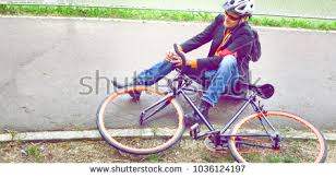 CarHelmets's tweet photo. A bunch of stock photos of people wearing bicycle helmets who clearly would have benefited from wearing some sort of knee protection instead. https://t.co/4ExBTO7PvA