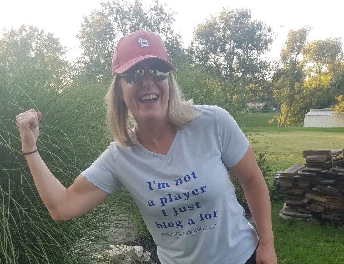 JenBeginsAgain's tweet photo. When your friend buys you a new shirt but your guns are so big you might have to make it sleeveless....
#jenbeginsagain #sunsoutgunsout #FitnessMotivation https://t.co/xZcJpnepF9
