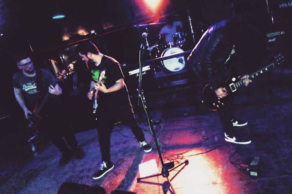 #RecomendaciónRocktuber:
En un día sagrado para el Grunge (aniversario de "Smell Like Teen Spirit"), les traemos el último trabajo de <a href="/DikBanda/">DIK Banda</a>! Directo desde las profundidades de Merlo City, en el Oeste del Gran Buenos Aires, el Rock sigue rugiendo...
▶ youtube.com/playlist?list=…