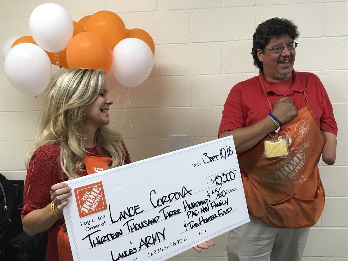I want to thank everyone for supporting our Homer Fund drive for Lance. We just gave Lance a Check for $13,300 that will get him a new arm. We couldn’t have done it without everyone’s support.@DerekLarsenHD @JasonBallDHRM @gregfoley_thd <a href="/BlankenshipSB/">Shawn Blankenship</a> #homerfund #pnw4thewin
