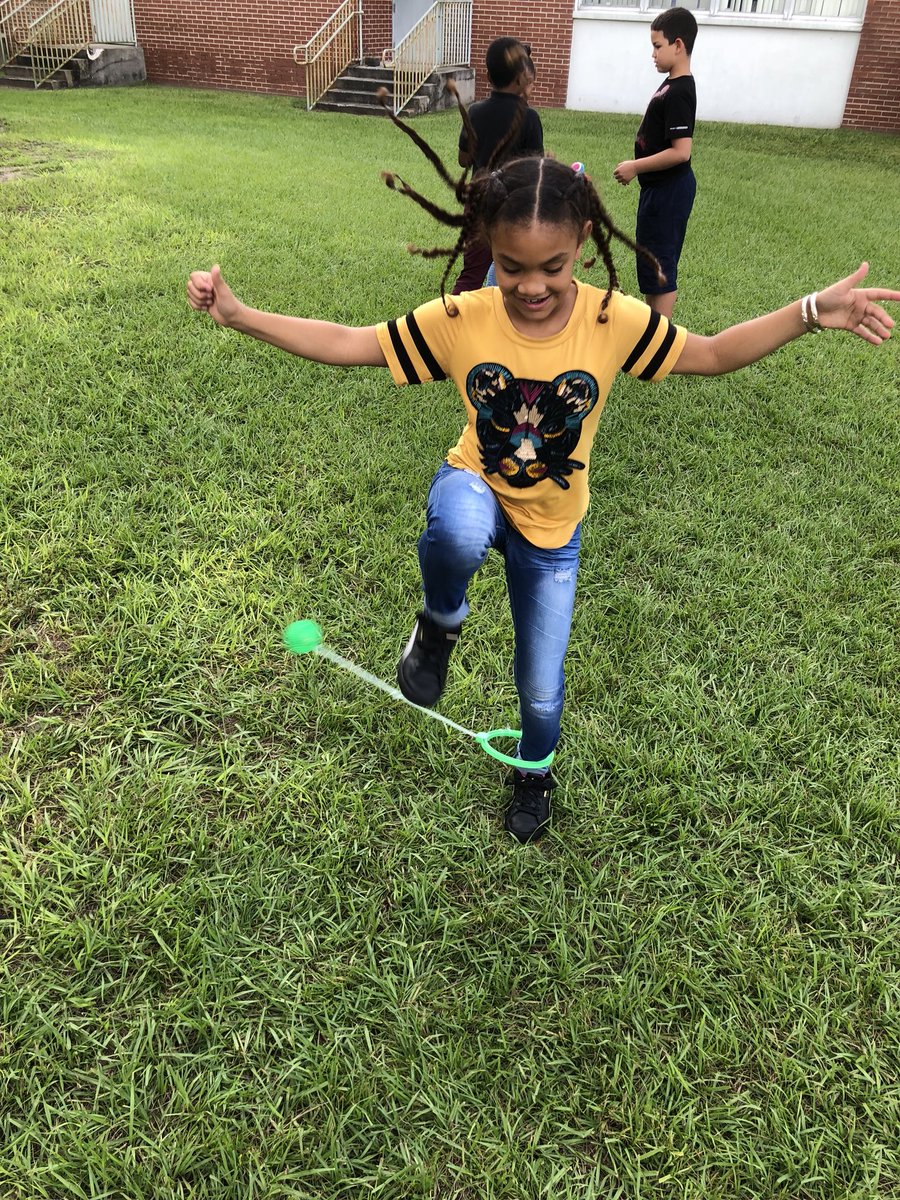 MissGiambrone31's tweet photo. Force and motion in action! @AchievementSch @HcpsTeach @KenlyCougars #HandsOnMindsOn #WeClimbTogether #ScienceStories #races #bowling #skipball https://t.co/37qxl2blcF
