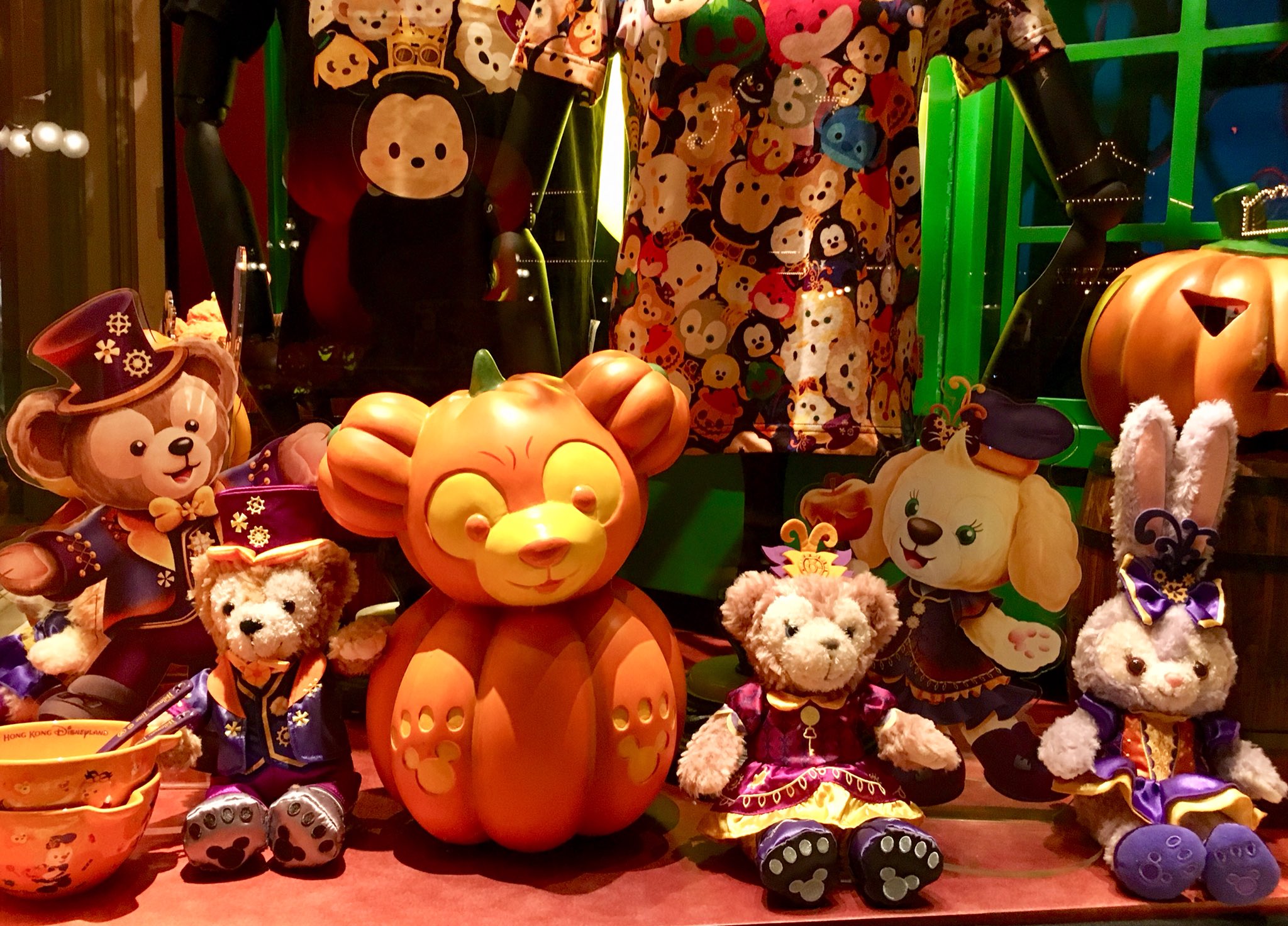 明希 香港ディズニーランド ハロウィンの飾り付けでワクワクです 早くハロウィンイベント見たい 香港ディズニーはスニークないのかなs T Co Cutazweuwq Twitter