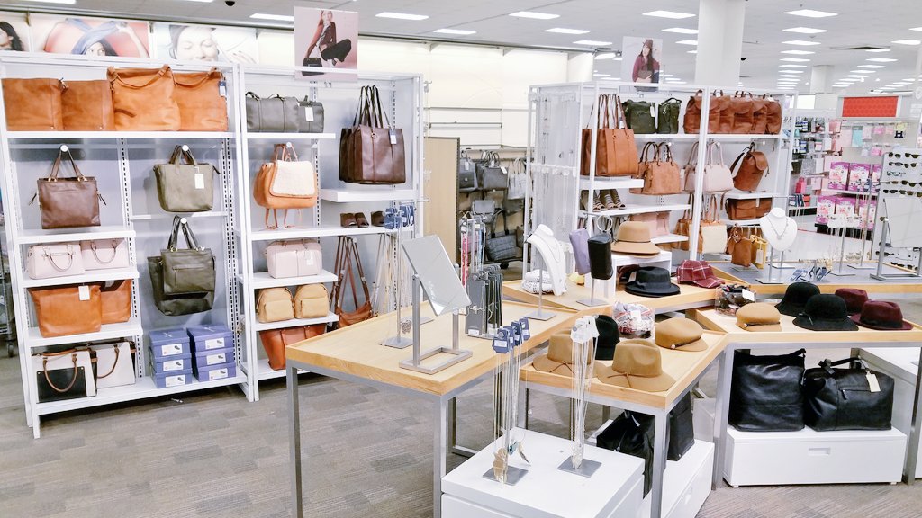 jesusrubio092's tweet photo. Fall season is about to start, why not 🏃‍♀️ to @Target and stock all those colors that goes perfectly with the upcoming season. #expectlesspaymore 🎯 #newandonlyattarget , visit us in #target2475 #target #t2475 #Targetstyle #targetbronxterminal 💎 #vm #stylelead #styletarget https://t.co/KLdMxsjvc3