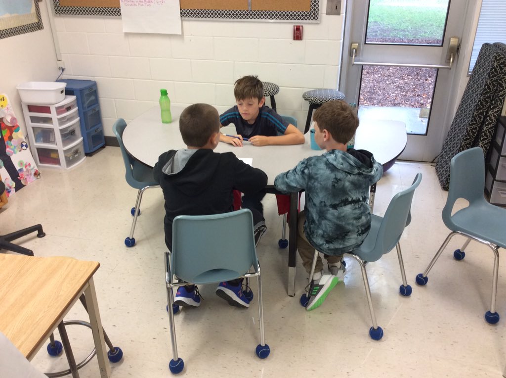 TerpstraUTES's tweet photo. What skills do effective base groups need? We dug into this a little deeper today by making a list of ideas. Next, each group is going to set goals for skills that they think they need to work on. #CooperativeLearning #howcanweimprove https://t.co/UWbPpPN6yy