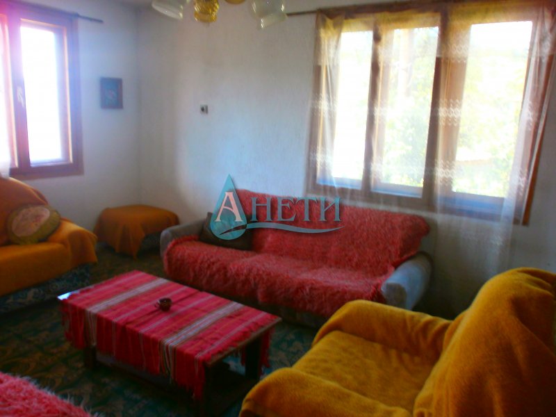 aneti_bg's tweet image. ИЗГОДНО! Къща в гр. Копривщица с РЗП 220 м2 и двор 500 м2. Цена € 45 000. Тел. 0879442766, aneti.bg, e-mail: info@aneti.net