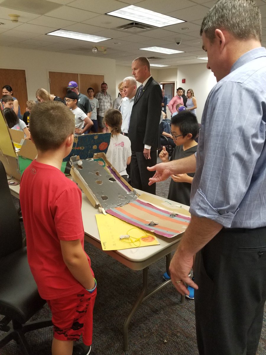 JohnstonCSD's tweet photo. Big thanks to @JCSD_BCE students for showing board members their arcade games at tonight's meeting! Very cool stuff! https://t.co/eu4Po0FRoo