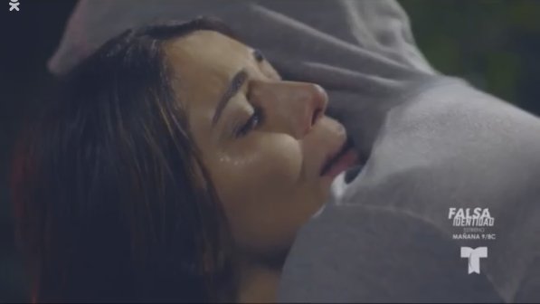 TeamJuanPaLlano's tweet photo. #Cap63 Lucia le comento a Daniel que Valentina, el con toda la tristeza le conto que Ximena murio en un accidente que tuvieron donde el tambien quedo afectado #SinSenosSiHayParaiso #SinSenosSiHayParaiso3 @juanpablollano @Marilynpatino1 https://t.co/fkfGn4qfhL