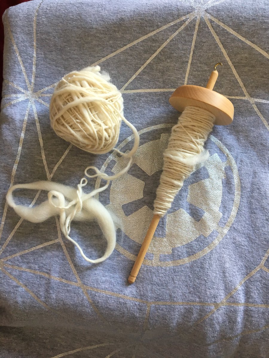 riva_HH's tweet image. Peep my hand spinning progress #dropspindle