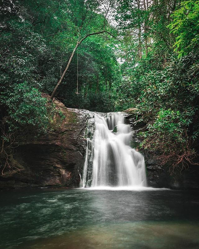 jake_teki's tweet photo. Hanging on to the last moments of summer. .
.
.
.
.
 #landscape_lovers #sky_captures #landscapephotography #fantastic_earth #landscape_captures #ic_landscapes #ig_exquisite #nature_wizards #nature_shooters #landscapestyles_gf #ourplanetdaily #landscapehu… https://t.co/urWHDo50LV https://t.co/BMEgORxU8v