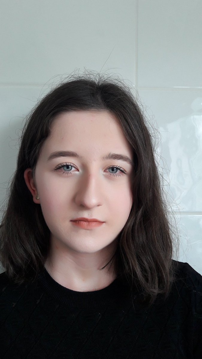 Dink670's tweet photo. To my gorgeous girl @softipliers who is now 17!! Don't know where the time has gone. Have a fab day my darling, you deserve  the world. Love you forever xxx 😘😘😘😘😘 #dancingqueenonly17 https://t.co/8HebWBvRPL