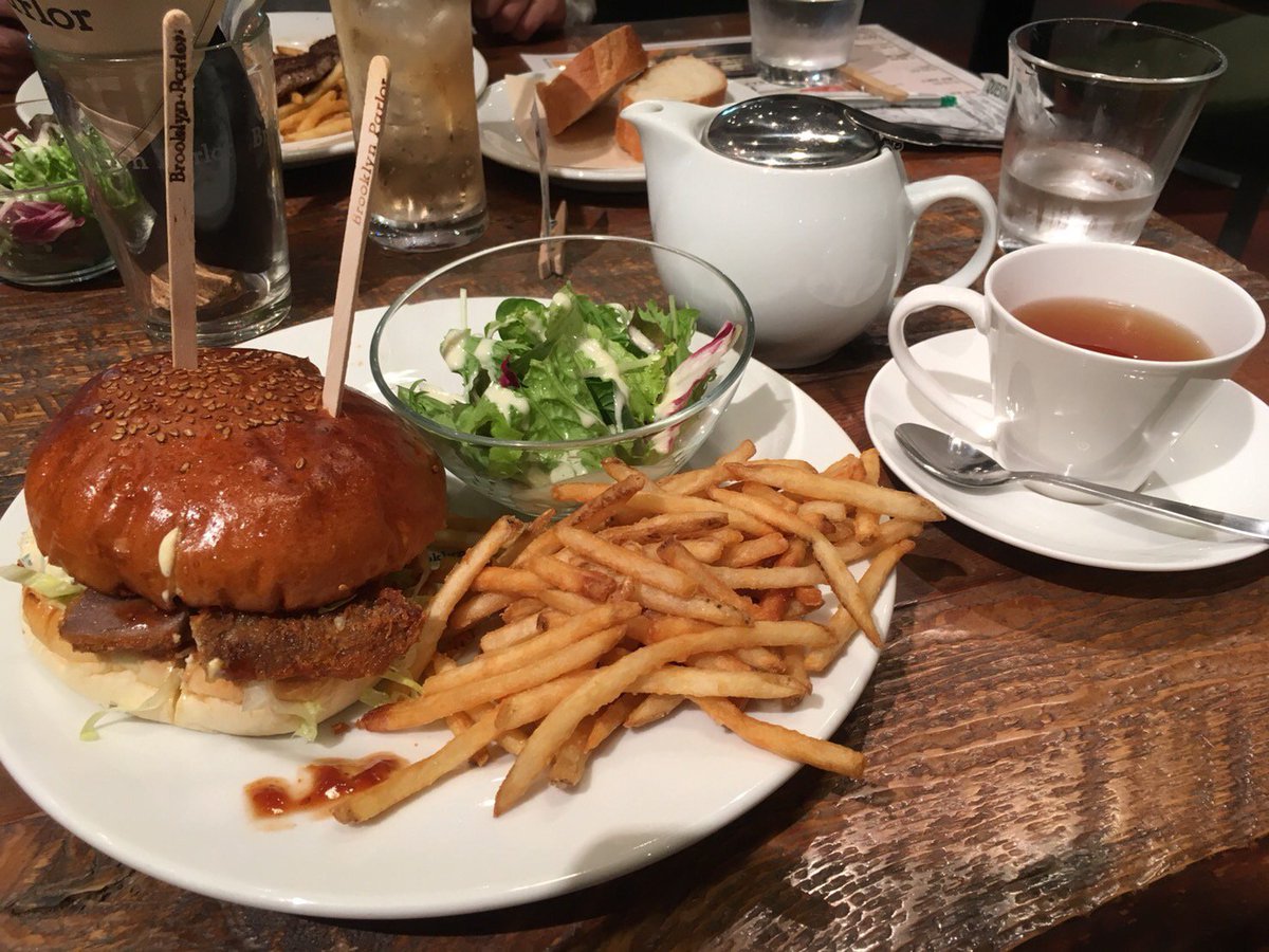 株式会社ファーストコネクト 新卒採用 ランチシリーズ 赤レンガテラスにある Brooklyn Parlor Sapporo 食事やお酒を楽しみながら 音楽や本に出会えるステキなスポット 本場nyさながらのボリューミーなハンバーガー みなさんもステキな 株式会社ファーストコネクト 新卒採用 ランチシリーズ 赤レンガテラスにある Brooklyn Parlor Sapporo 食事やお酒を楽しみながら 音楽や本に出会えるステキなスポット 本場nyさながらのボリューミーなハンバーガー みなさんもステキな