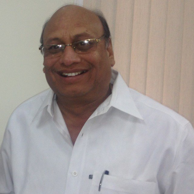 RamagundamC's tweet photo. I @IntucJanak wish 2 distribute 10,000 earthen Ganesh idols 2morrow(12.09.2018) @10am. Chief guest: Ex-minister Sridharbabu. Venue: Chowrasta, Godavarikhani. I request all d INTUC &amp; Congress rank &amp; file attend d event without fail plz @DSridharbabu @OffDSB @RahulGandhi @UttamTPCC https://t.co/garo3t848p