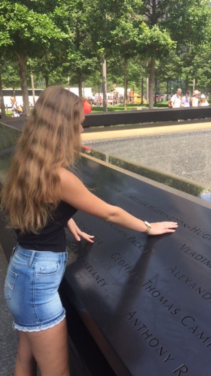 christelleMuner's tweet photo. Il y a 17 ans tu perdais la vie dans les conditions les plus cruelles que l on puisse imaginer ... mais c'est en perdant la vie que tu es entrée dans la mienne !  
J'ai tenu ma promesse : tu continues à sourire, à rire à chacun des sourires et des rires de Chjara ... #NeverForget https://t.co/pZy0qPV3kF
