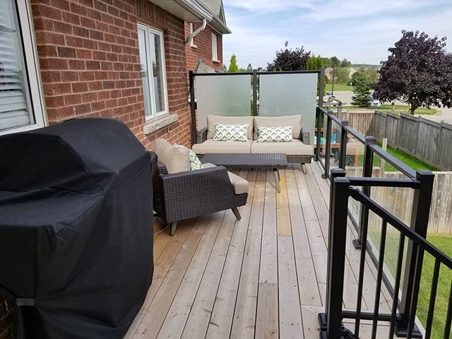 DecksPergolasCo's tweet photo. #Design is about shielding your space from your neighbors.
You can't choose who or what is next door, but a #creative #deck_design can cure many neighbour issues. https://t.co/Iv82HIcSNX https://t.co/kGrC7TNbei