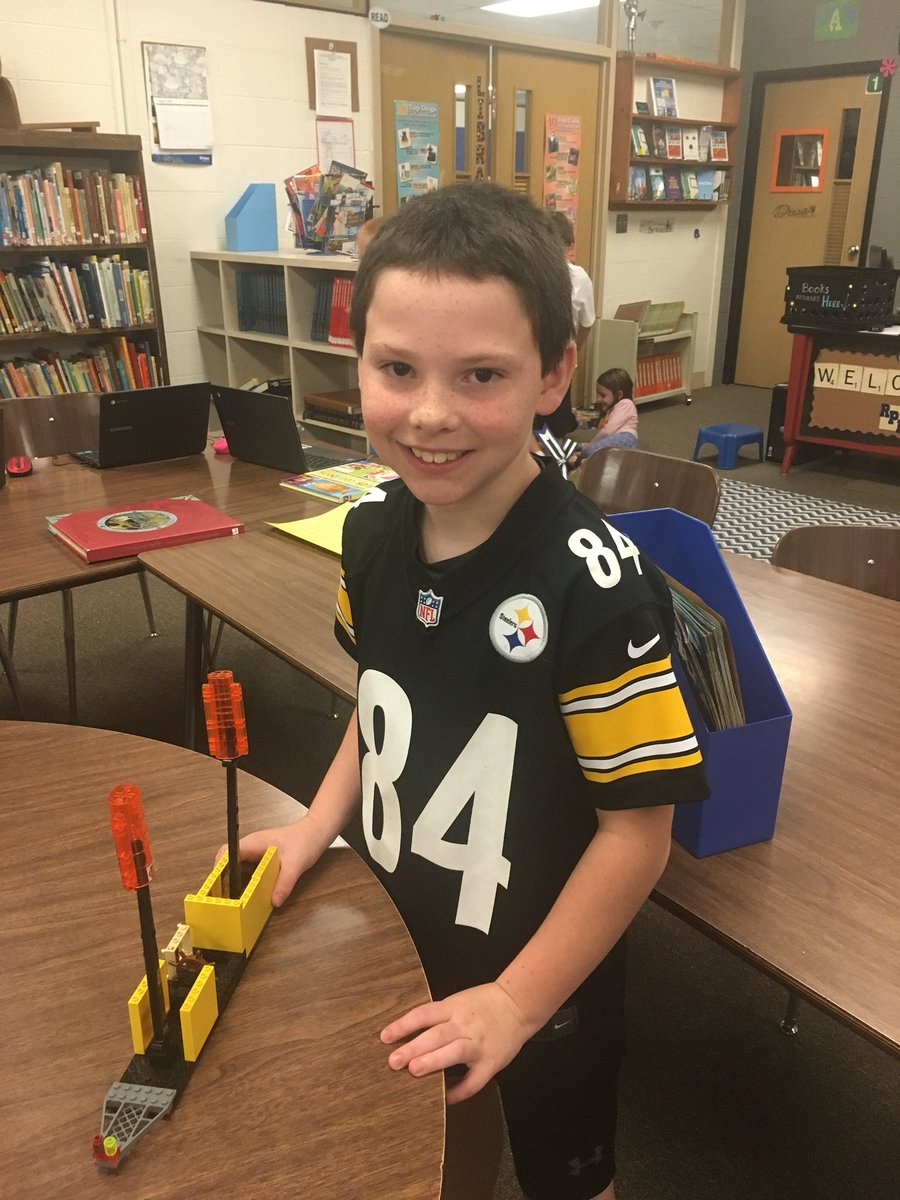 RPR2Library's tweet image. More proud third graders with center successes! @RPBlueJays @NWMASL