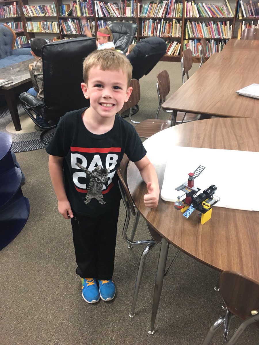 RPR2Library's tweet image. More proud third graders with center successes! @RPBlueJays @NWMASL