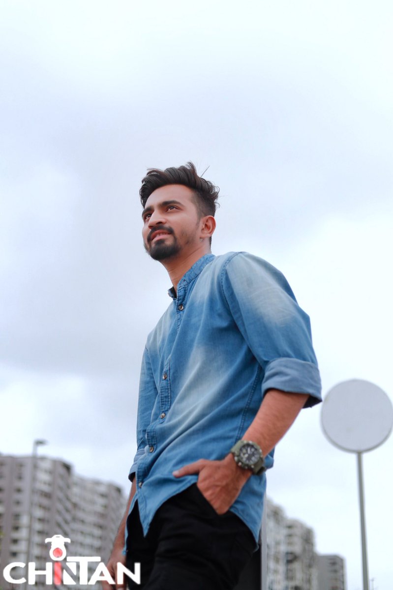 chintanfilms_33's tweet photo. One Day You Will Look Back AT The Most Difficult Times Of Your Life And Smile At How You Got Through Them
•
•
In Frame : Shahu Shaikh
•
•
#happiness #howtosurvive #surat #photoshoot #drakside #lifequotes #modelpost #canon #snapseedmob #lightroom #chintanphotography_ https://t.co/2vFhj4mULD