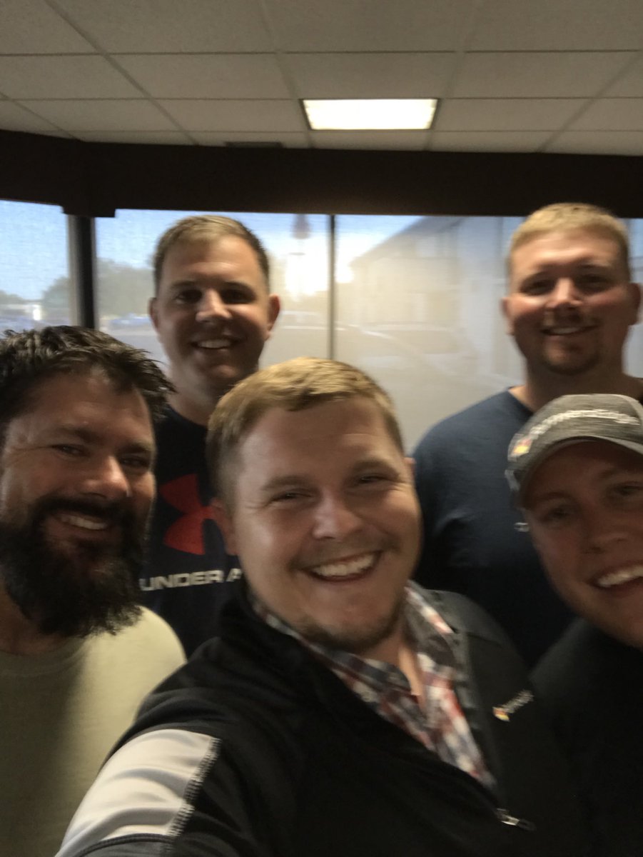 Met <a href="/sf28430/">SharkFarmer</a> with @FE_AustinCrabtr <a href="/BggHoss/">Zach Carlson</a> <a href="/SPECKofDirt/">Scott Speck</a> in the lobby. Going to be a good week <a href="/HHDays/">Husker Harvest Days</a>, has to be better than the last post