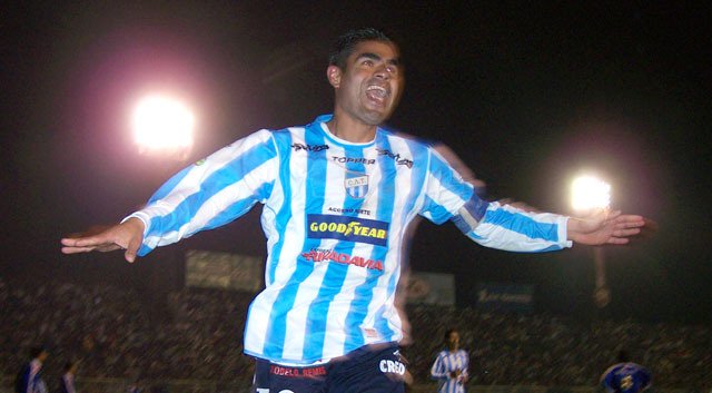 EncuestasDknas's tweet photo. Feliz dia, maestros⚽👏. https://t.co/B4F7YqIL1b