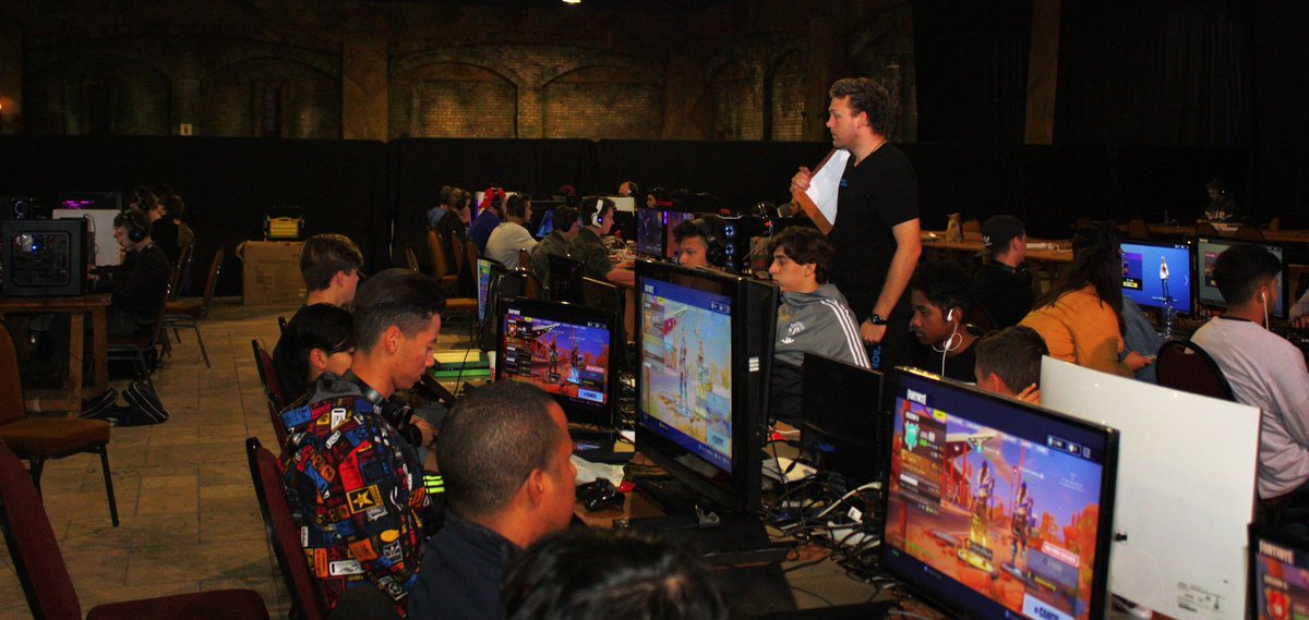 AfricanGaming's tweet photo. ICYMI: Photos from the recent #Afresports event featuring the #FortniteFestival hosted at @GrandWestSA.

View album here: https://t.co/f3R0dzLIVr

#FortniteZA #FIFAza #SAesports #SAgaming #EsportsZA https://t.co/UMIjQk8Wof