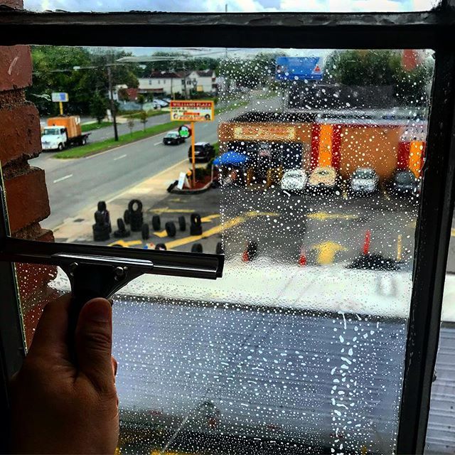 2700Services's tweet photo. #americantobacco @kbsgc.inc today. #rva #windowcleaninglife #windowcleaning #cleanrva https://t.co/yro0MWlXyp https://t.co/IGRSp4kMTg