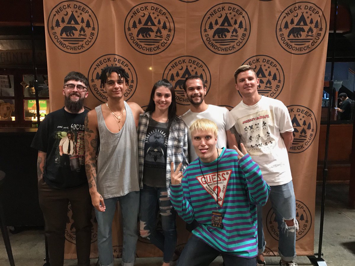 sambam0710's tweet photo. Got to do a meet and great with this amazing band last week.
“Life’s not out to get you”
#neckdeepuk #neckdeeplyrics #neckdeeptour #poppunk #girlswithpiercings https://t.co/nWFKDDV6BZ