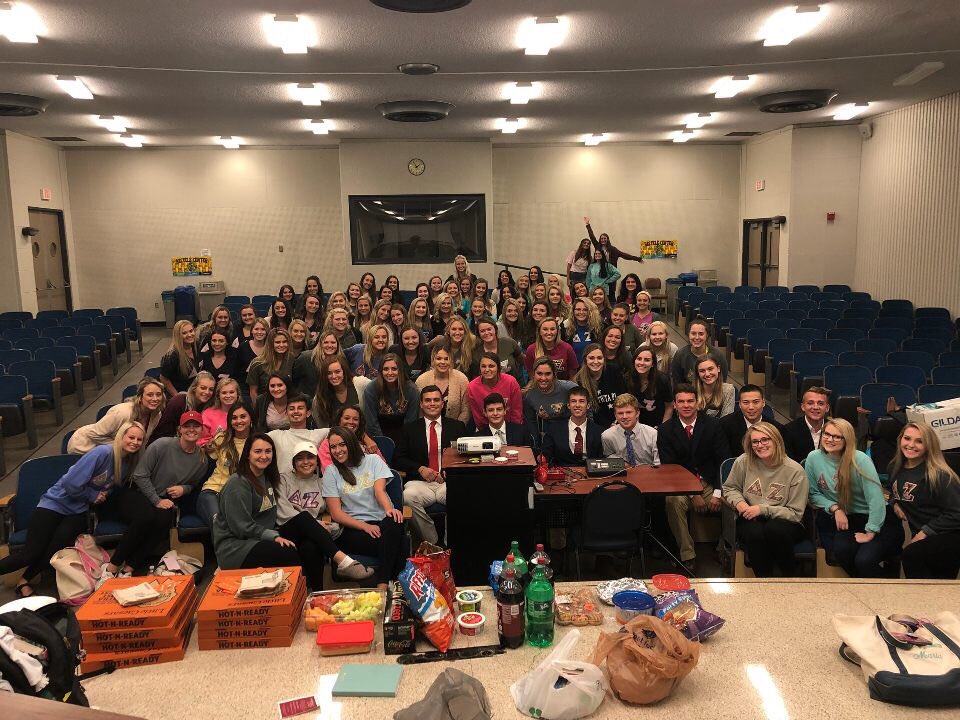 EKUDeltaZeta's tweet photo. Special shoutout to the wonderful men of @KappaAlpha_EKU for bringing pizza to our meeting tonight ! You know the way to our hearts ♡ https://t.co/DYcPY1bChS