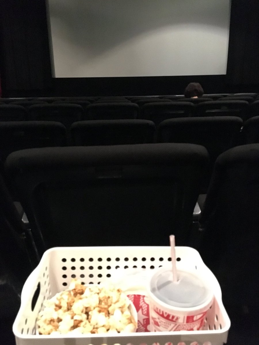 こじしん 座席の傾斜が少ない劇場で映画を見るのは初めてだったけど 古き良き映画館って感じがしてよかった Tohoシネマズ 日比谷シャンテ こじしん 座席の傾斜が少ない劇場で映画を見るのは初めてだったけど 古き良き映画館って感じがしてよかった Tohoシネマズ 日比谷シャンテ