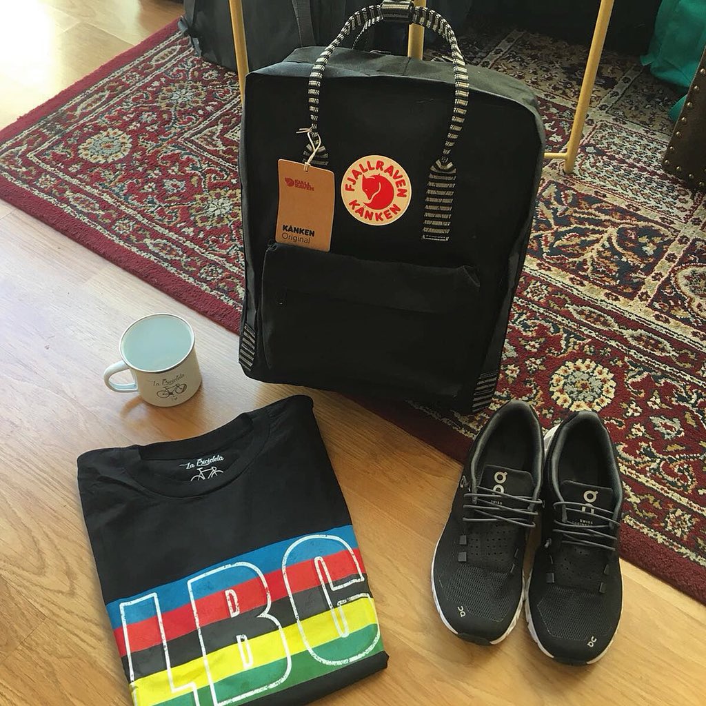 LBCshop's tweet photo. Por algo nos llamamos @Maillot_Noir !! Vélo-boutique de @BicicletaLa novedades para este otoño... #estilolbc https://t.co/sF27cGvMoP