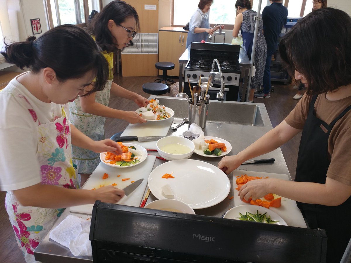 lemi2958's tweet image. 성남시 여성복지회관 3개월과정 프로그램이 개강하였습니다. 첫 날부터 열기가 뜨겁네요~ 알차고 즐거운  시간이 되기를 바랍니다~ #성남시 #가족여성과