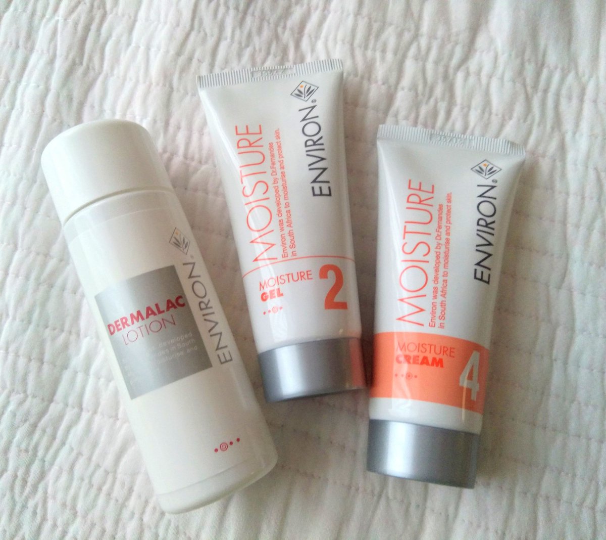 厚切りとんかつ エンビロンのレベル4使用開始 ビタミンa高濃度らしいから A反応が少し心配だったけど大丈夫そう 前回は 美白効果を狙ってモイスチャートナー買ったけど ダーマラックローションのツルツル感が忘れられず今回購入 キャンペーンでace