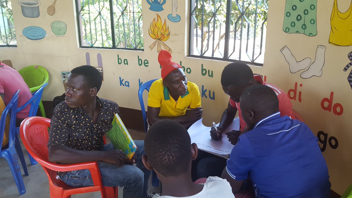 MyluuMarco's tweet photo. If a drop of water falls in a lake there is no identity but if it falls on a leaf it shines. Now the people of Nyafla, Mwanza they know how to choose the best place where their ability shines. Thanks to @DOTTanzania #DOTYOUTH  @Plan_tanzania #aworkingfuture https://t.co/A3DNkvxJvI