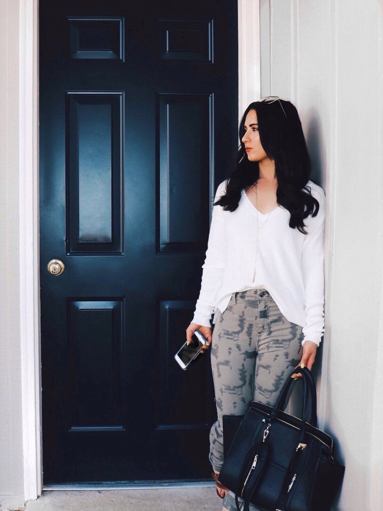 erikayeager's tweet photo. Camo on trend for fall 2018 #ootd #fallstyle #blogger https://t.co/7WhakBWE4M