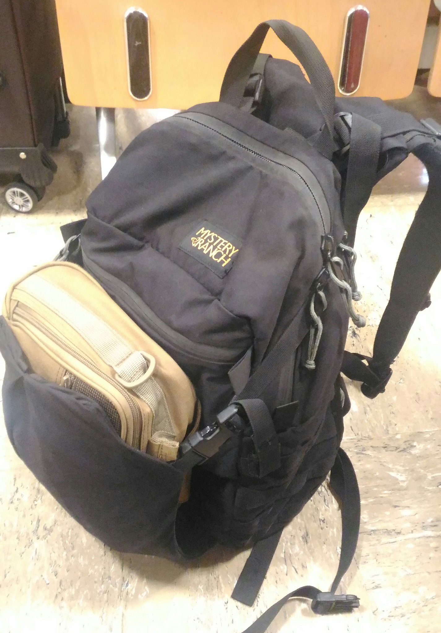 みらい装備工房 Mirai Tactical Works 荷物少なめの出張には ミステリーランチのガンファイターがお供なのです 小ぶりながらしっかりした作りです T Co 1vz8yyxayj Twitter