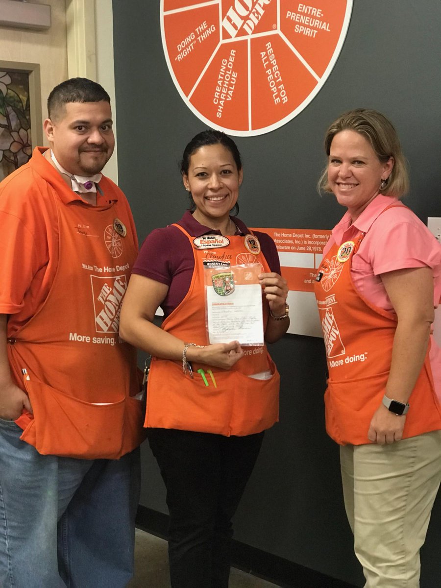 riggster35's tweet photo. Round of applause for Claudia as she has done an outstanding job leading the team in Stephanie's absence. Thank you for your leadership and guidance through everything! A Homer Award that was very much deserved. #futureSM #6544Rocks @OPS_6544 @steph24thomas @bsb823 @Megan_Nunez1 https://t.co/NaTrJEUuFy
