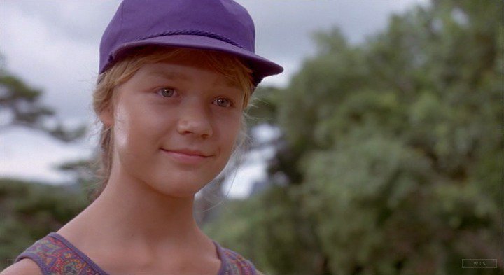Happy Birthday to Ariana Richards who\s now 39 years old. Do you remember this movie? 5 min to answer! 