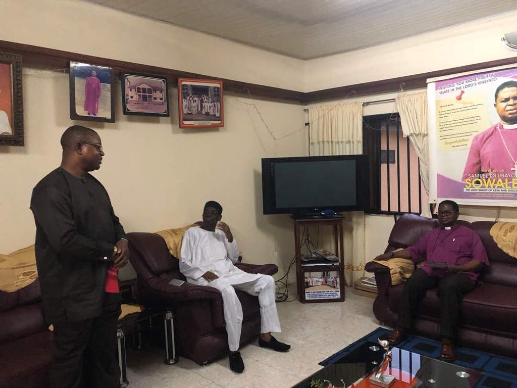 atunse2018's tweet photo. Arc. Olugbenga Akintola presented #Atunse2018 agenda to Bishop Olutayo Sowale, Bishop of mother diocese Ilesa at Bishop's court, Diocese of Ilesa, Church of Nigeria #Anglican Communion, #Ilesa, #OsunState. @channelstv @MobilePunch @rave917fm @vanguardngrnews @THISDAYLIVE https://t.co/OV4eUKEGvJ