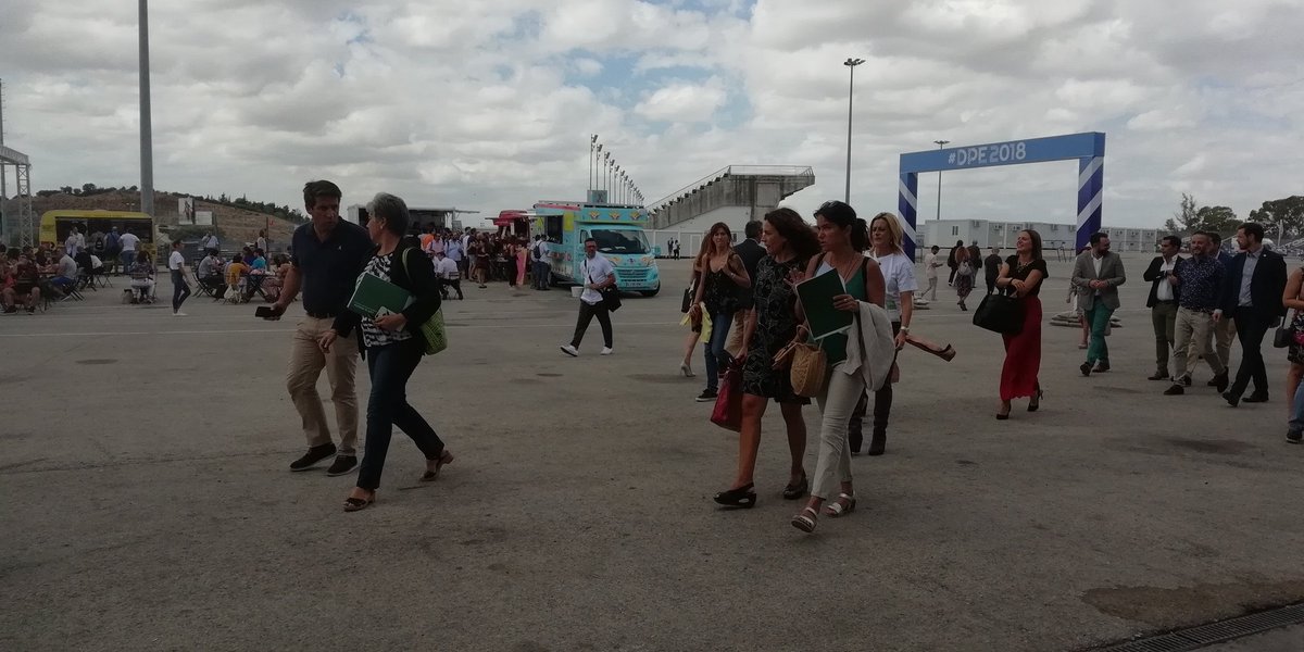 aemprende's tweet image. Nuestra directora gerente, @MontseReyesCill y más autoridades asistentes, reciben a @linagalvezmunoz, consejera @ConocimientoAnd. #DPE2018 @DPE_2018 @circuitodejerez @ciudadjerez