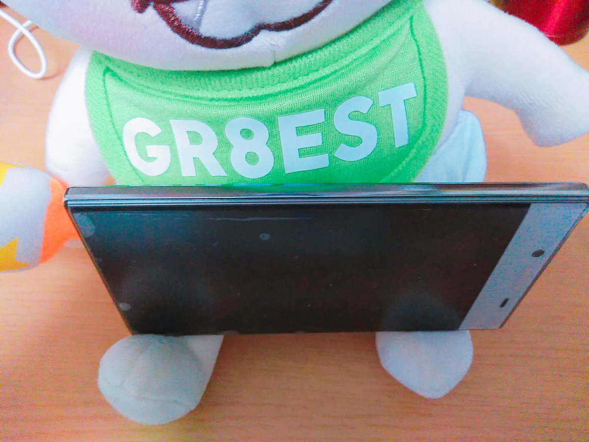 green_red_8's tweet photo. うちのベビたん。
チャラくなった。かわいい。
イヤリングまでさせてみた。かわいい。

ベビたんと一緒にテスト勉強しよっと。

(ベビたん。スマホスタンドになるの
知ってる？足に乗っけると
ちょーどいいの)

#GR8ESTBABY https://t.co/c6zfvxsBu1