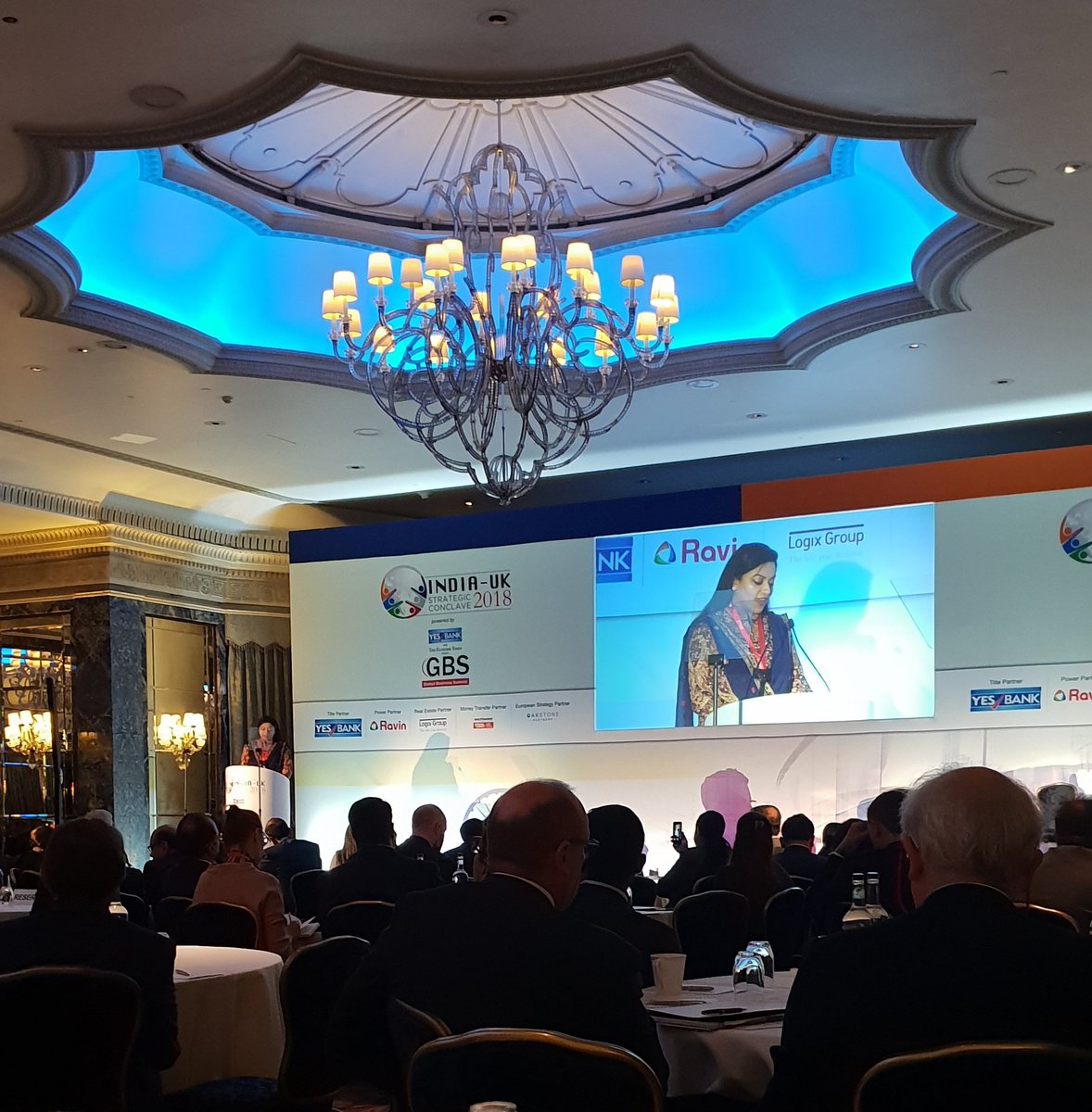 AspireappCo's tweet photo. Talking about the future post #Brexit and challenges to the economy @ #etindiaukconclave 2018. https://t.co/yolgf0mnGI