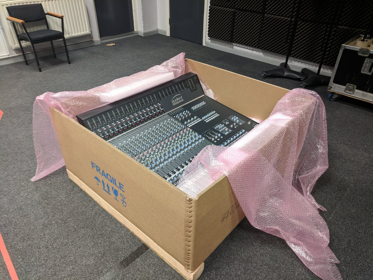 wrexhamunicm's tweet image. New academic year, new desk! More new equipment on its way! #audient #studiorevamp