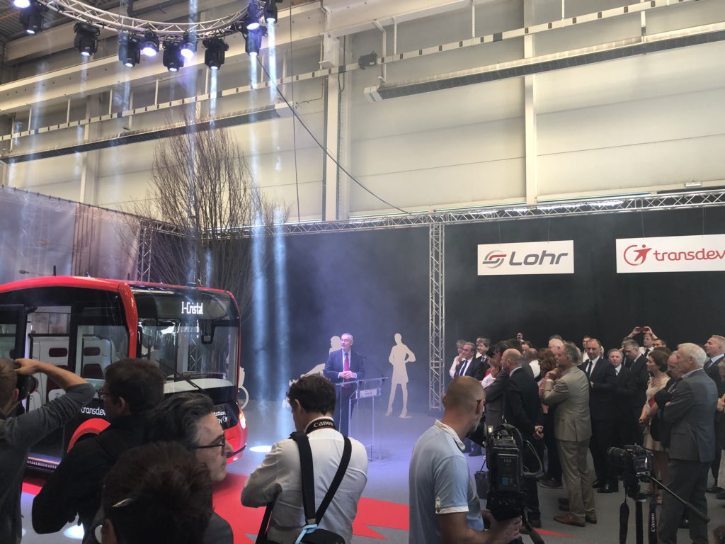 Très fier d'avoir inauguré à Strasbourg, avec Robert Lohr, notre navette autonome électrique française #iCristal. Une nouvelle solution de #Mobilité partagée, autonome et connectée, au service des passagers et de leurs trajets du quotidien. #transport #innovation #tech