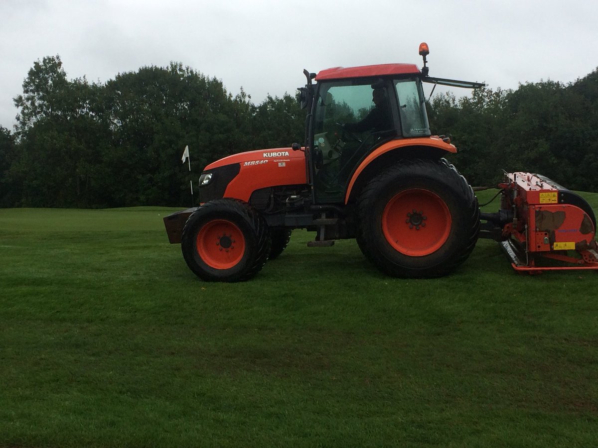 Preparing walkways for autumn &amp;. Winter. Top dressing to follow!