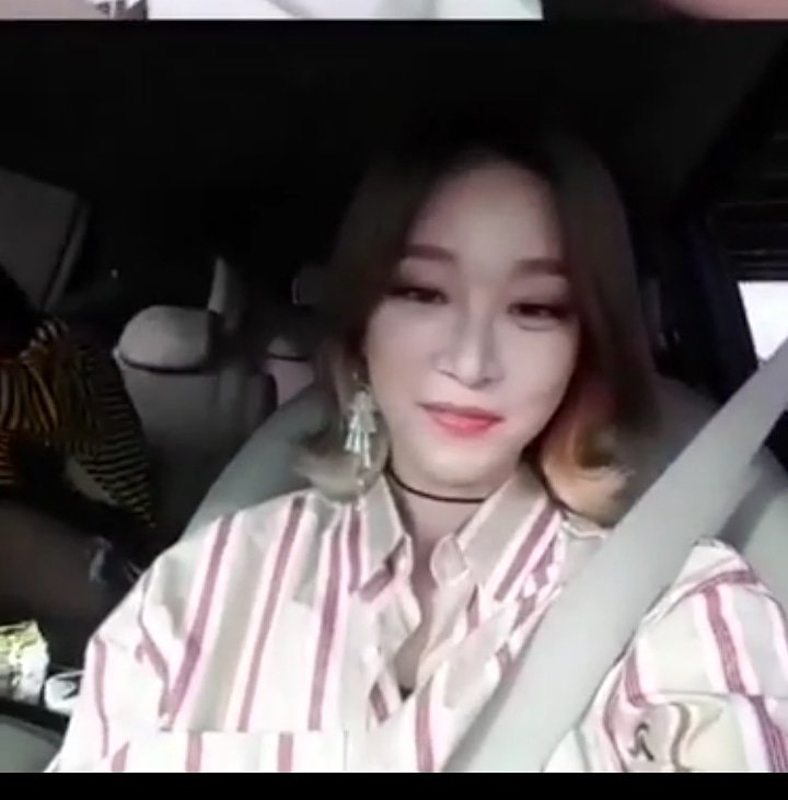 SoyaTurkey's tweet photo. [INSTA LIVE] Soya Gunmin ve Heedo ile canlı yayın açtı 💛💛

 Link : https://t.co/UvfLkBOVxI

#soya #소야 https://t.co/54G9OeJUll