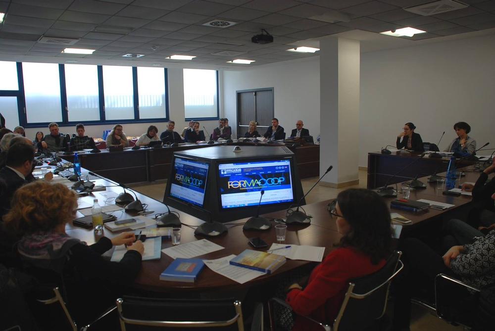 FORMACOOP SCENARI
Giovedì a Bologna un evento per guardare al futuro. 
Ospiti Beatriz Jacoste di <a href="/Ffoodinstitute/">FutureFoodInstitute</a>, prof. Luca Solari @Freedomanagemnt di <a href="/unimib/">Università degli Studi di Milano-Bicocca</a>, prof. Filippo Cavallo di <a href="/ScuolaSantAnna/">ScuolaSantAnna</a> e il velista <a href="/MicZambelli/">Michele Zambelli</a>
confcooperativemiliaromagna.it/IT/News/Notizi…